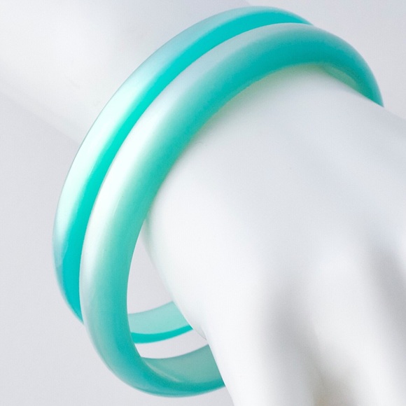 Vintage Teal Blue Moonglow Lucite Bangle Bracelets Set of 2 - Picture 3 of 4